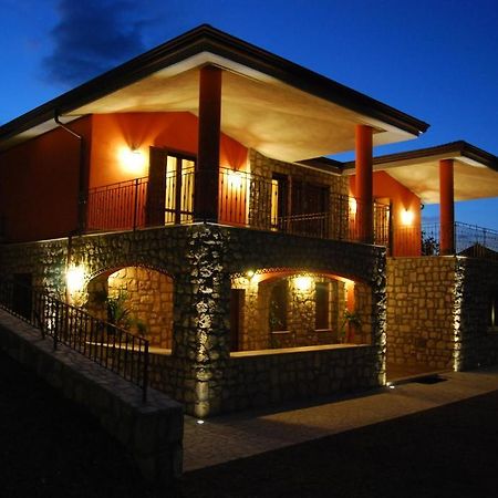 Pinus Rooms Benevento Buitenkant foto