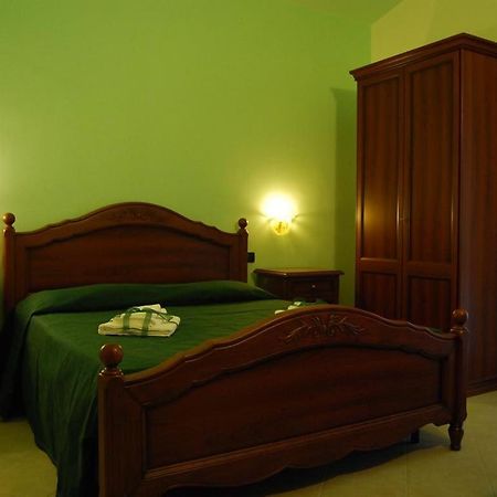 Pinus Rooms Benevento Buitenkant foto