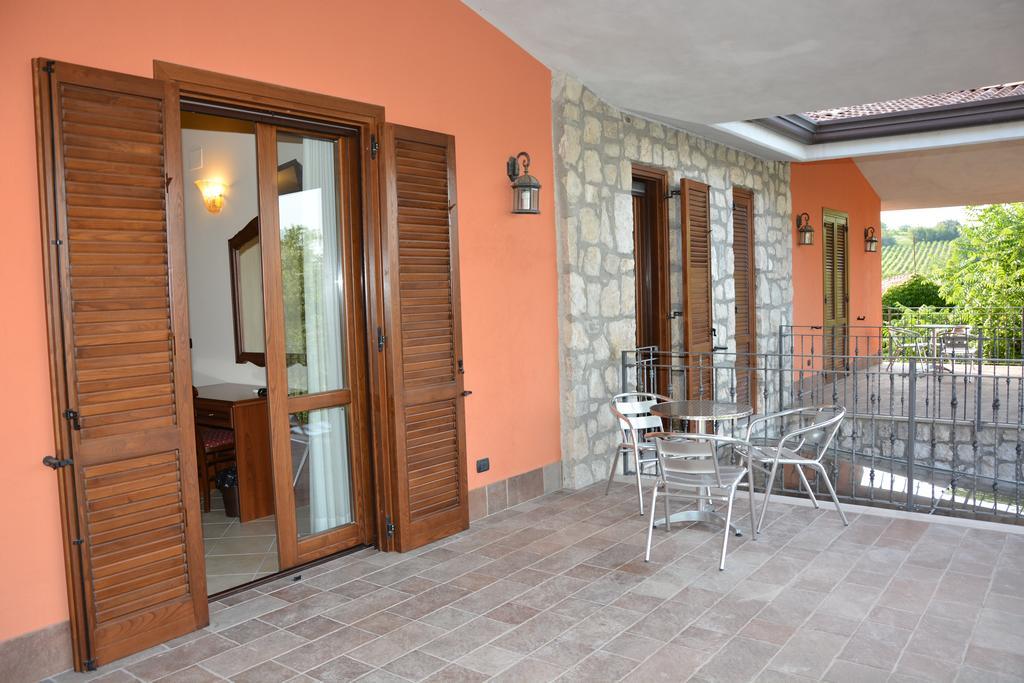 Pinus Rooms Benevento Buitenkant foto