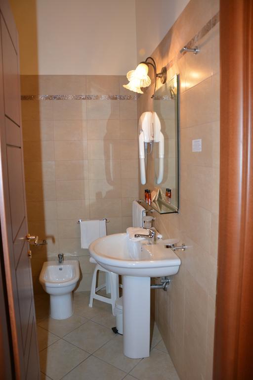 Pinus Rooms Benevento Buitenkant foto